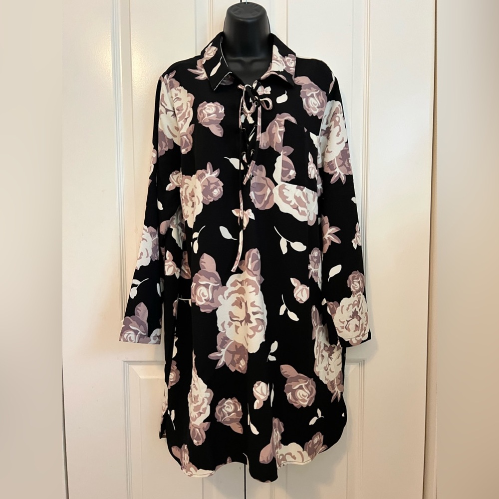 Mudpie Women’s Large Floral Long Sleeve Laced Collared Neckline Polyester Blend
